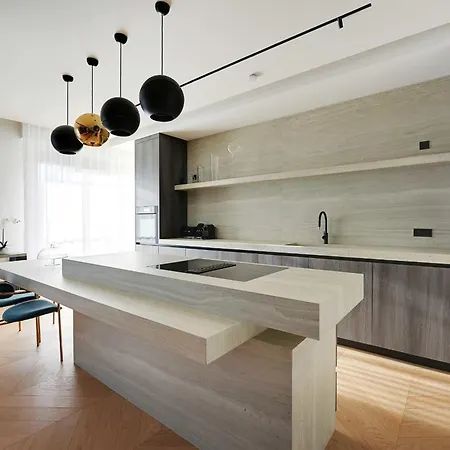Διαμέρισμα Spacious With Rooftop - *